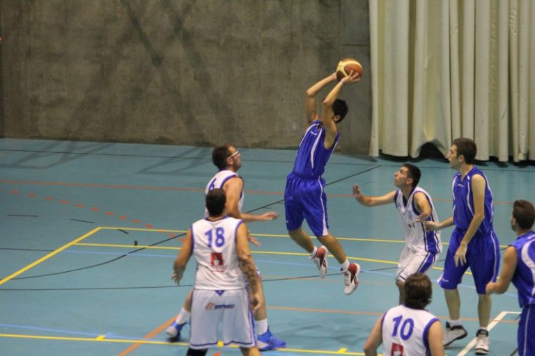 Tercer triunfo de la temporada (60-56)