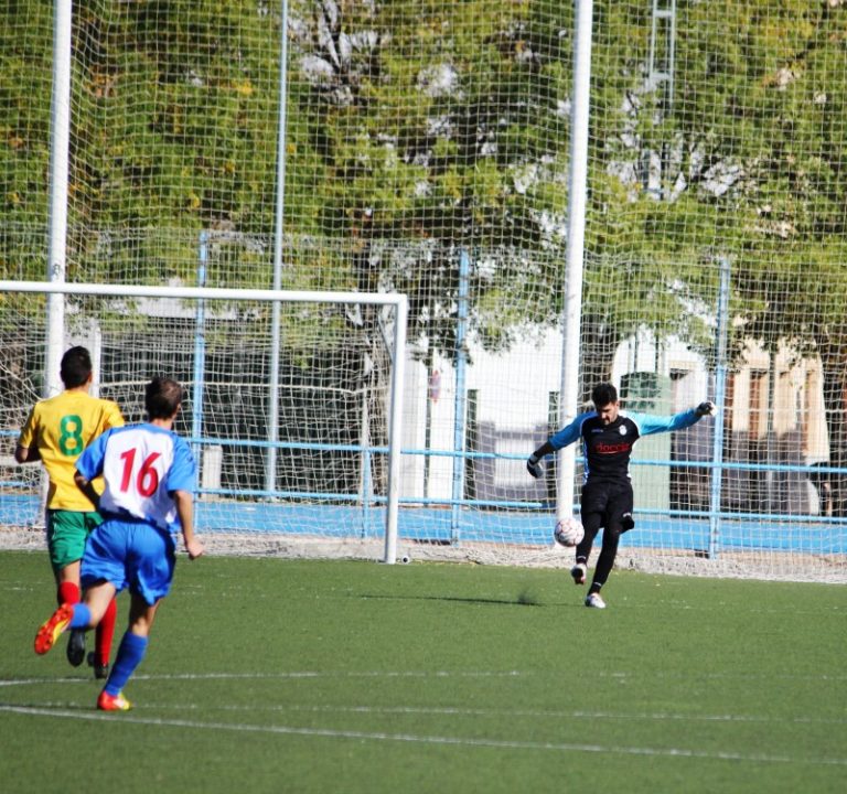 Tomás hizo de Palop en Triana (1-1)