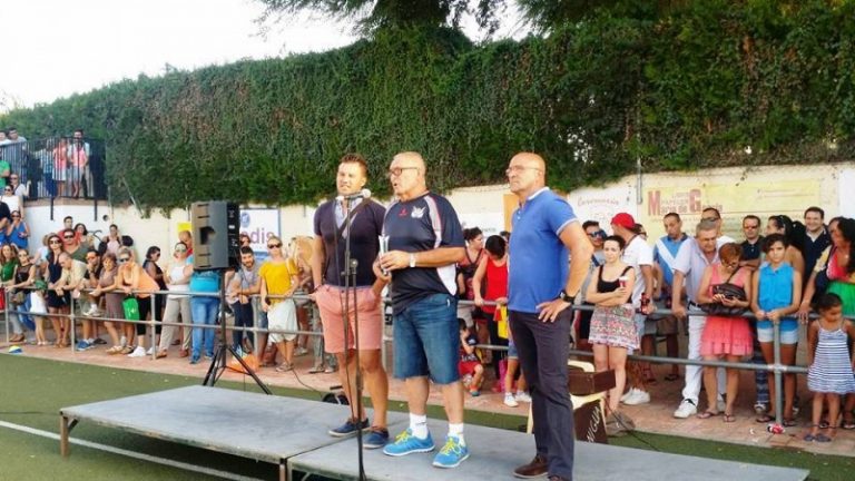 Antoñito apadrina el curso para La Barrera