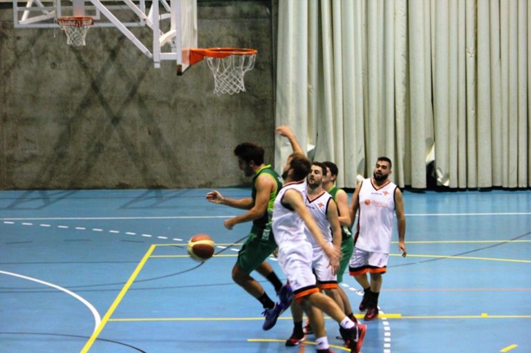 Frenazo en Lora (64-55)