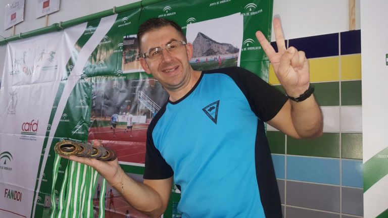 Almendro y el Al Andalus lo bordan en Granada