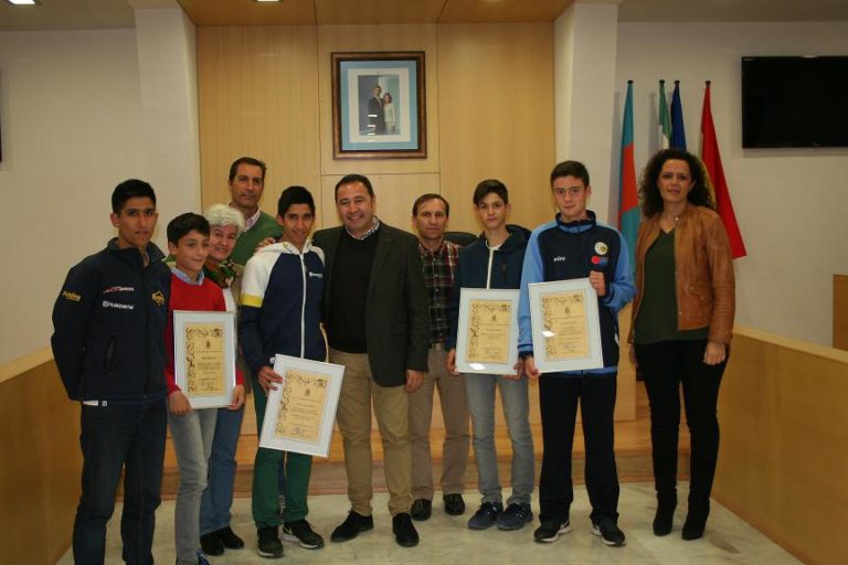 Mairena reconoce a los mejores deportistas del curso