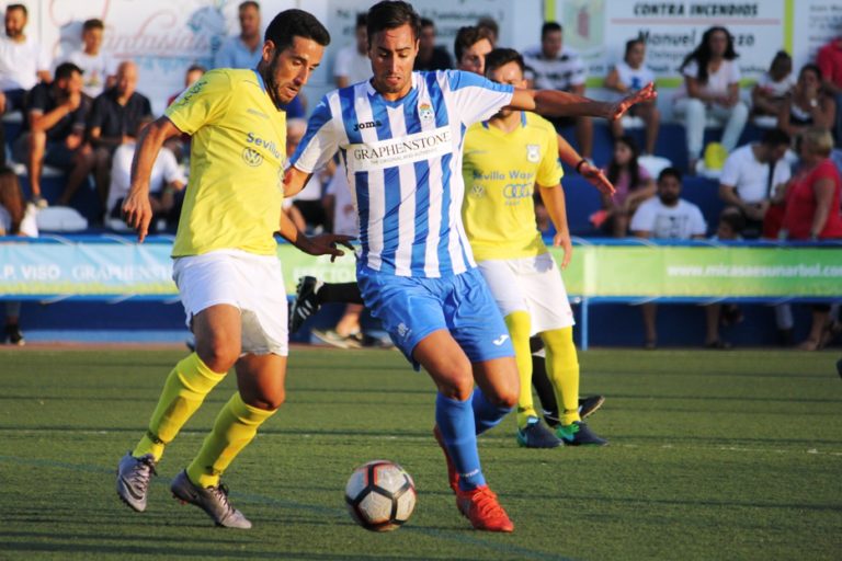 Un cuerpo a cuerpo ante el Coria (0-0)