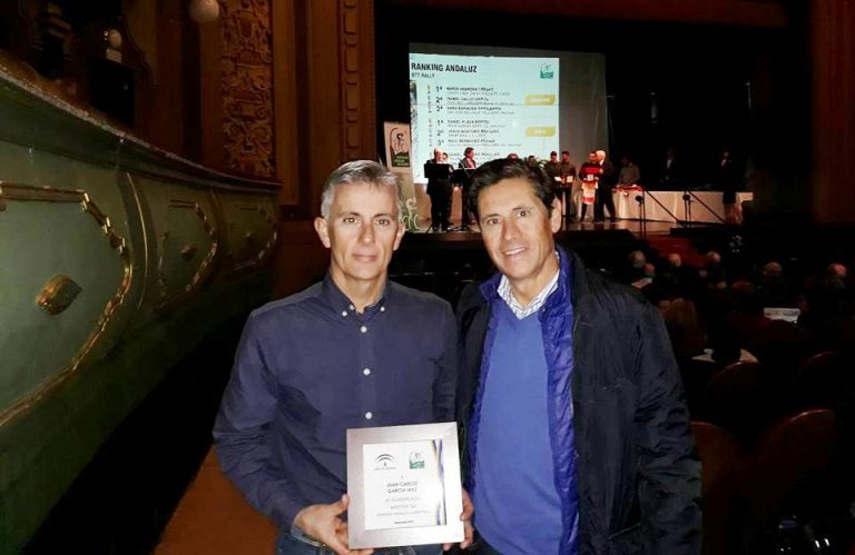 Carlos Más y Ramírez Abeja, premiados en la Gala del ciclismo sevillano