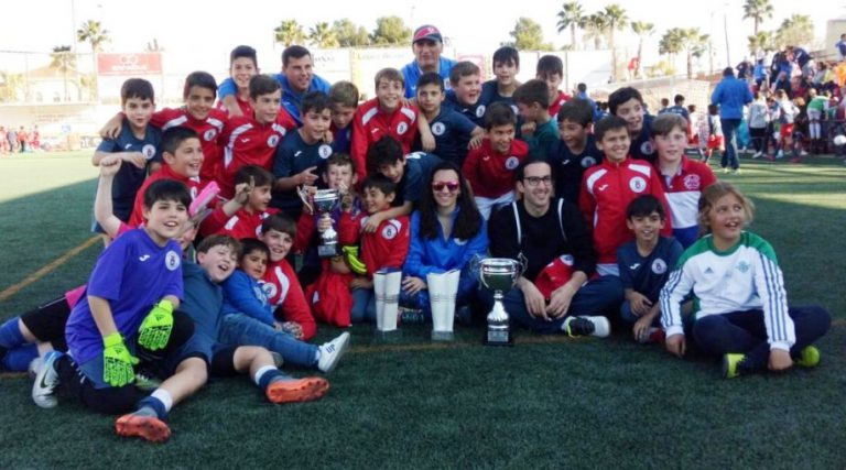 La escuela de Carmona disputará la fase autonómica de la Danone Nations Cup
