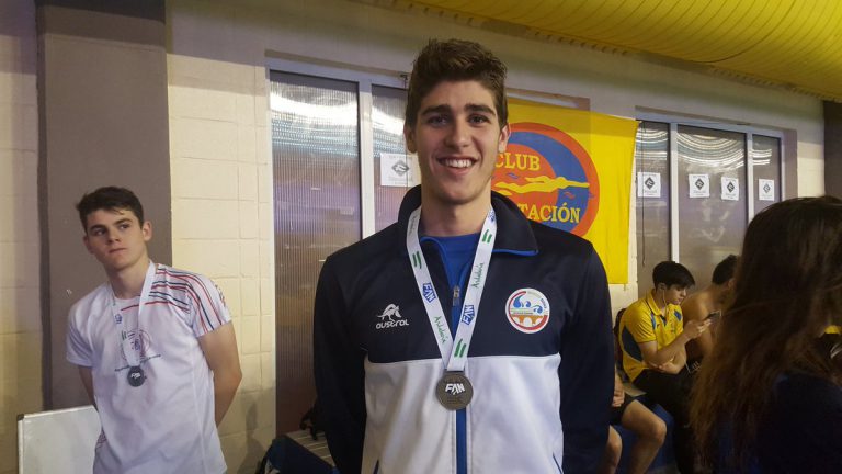 Javier Chacón agranda el récord andaluz en 400 estilos