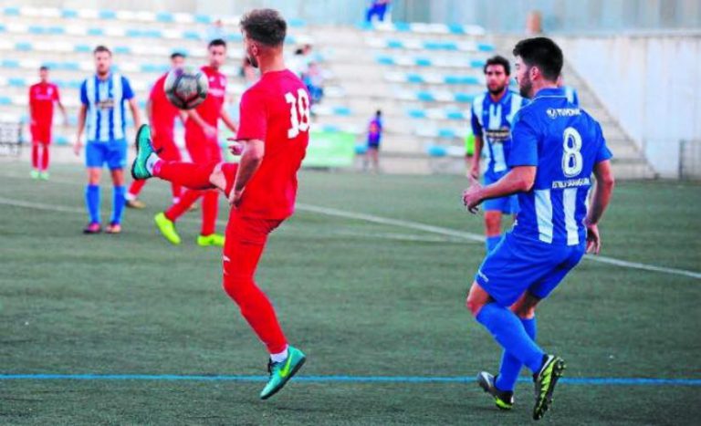 Se marcha Óscar Lucena y llega Álvaro Cordero