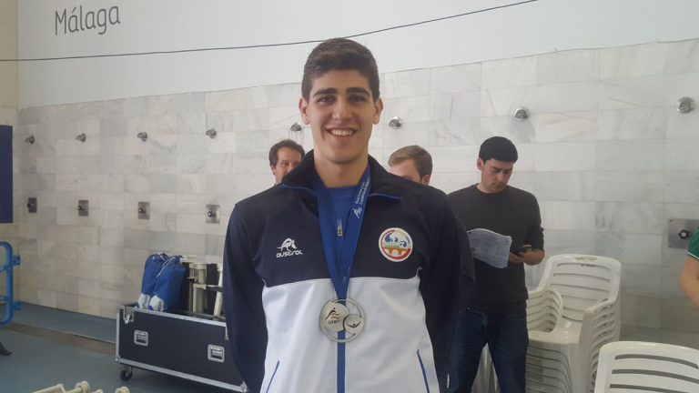 Chacón se proclama campeón de España absoluto en 200 mariposa
