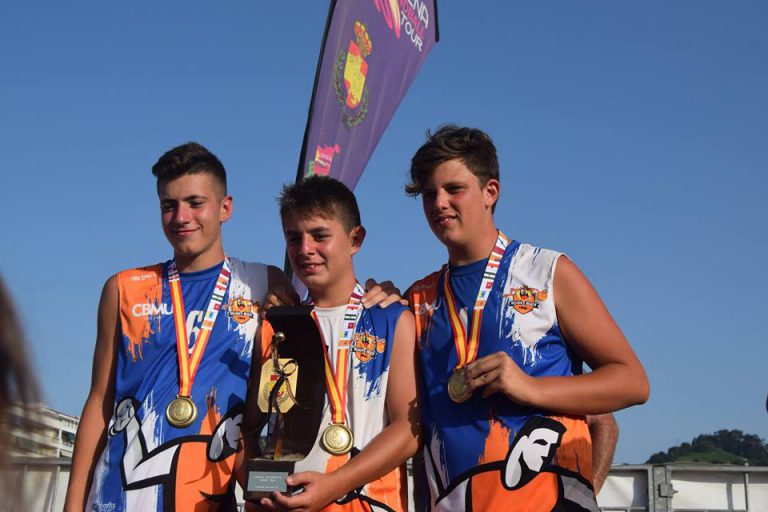 Lluvia de medallas para el balonmano playa visueño