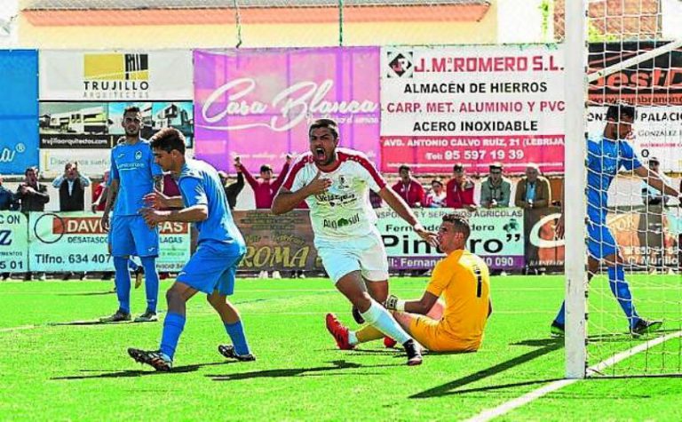 Por segundo partido consecutivo encaja tres goles en 45 minutos