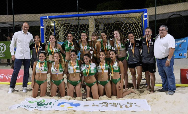 María Parejo, campeona de España en balonmano playa