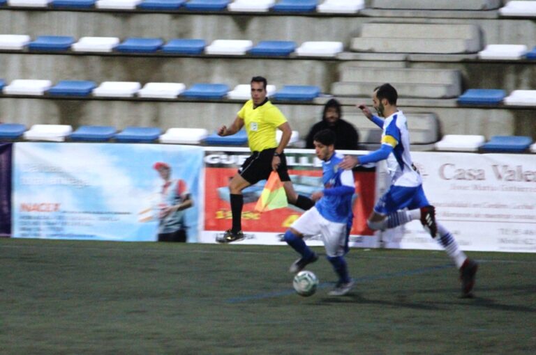 Un buen reparto de puntos entre Estrella y Camas (1-1)