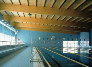 La piscina cubierta de Mairena pasará a llamarse Francisco Javier Chacón Mateos