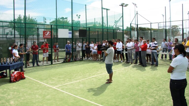 Deportes organiza un torneo de pádel para residentes de El Viso