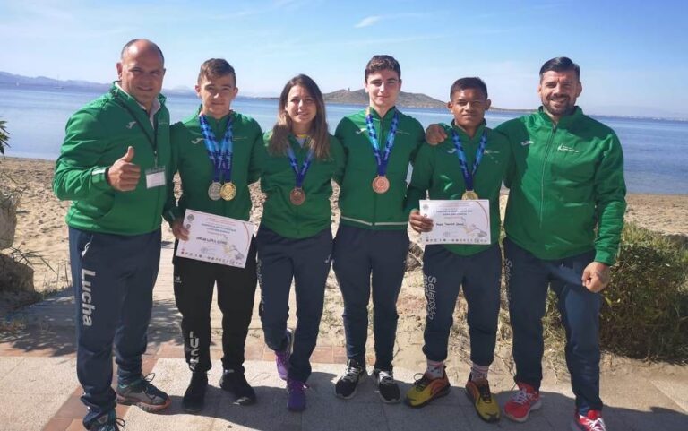 Lucha Guadajoz suma cinco medallas en el campeonato de España júnior y sub-23