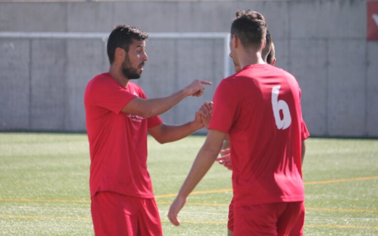 Eficacia y remontada en un primer triunfo sobre la bocina (2-3)