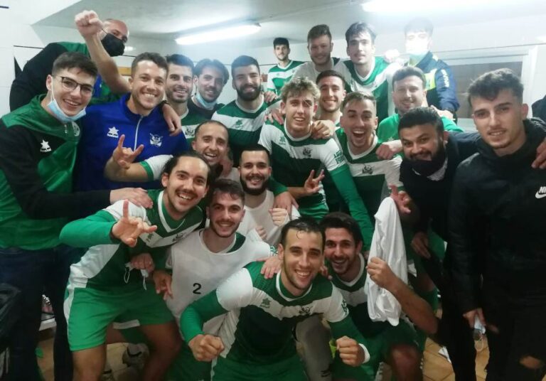 La Barrera tira de eficacia para superar al Paradas (2-1)