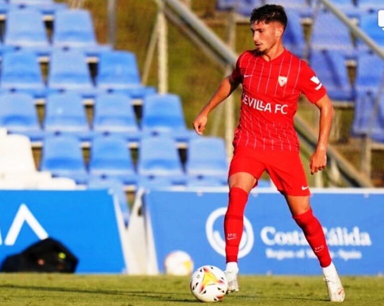 José Ángel Carmona podría debutar este domingo en Primera División
