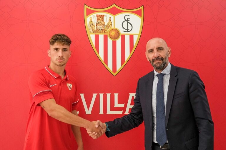 José Ángel Carmona, sevillista hasta 2025
