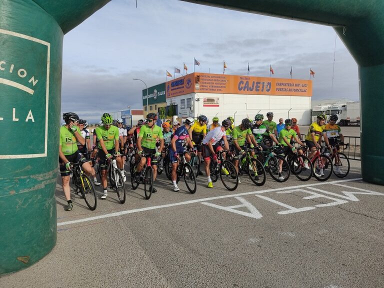 Exitosa vuelta del trofeo de ciclismo Fiestas Patronales