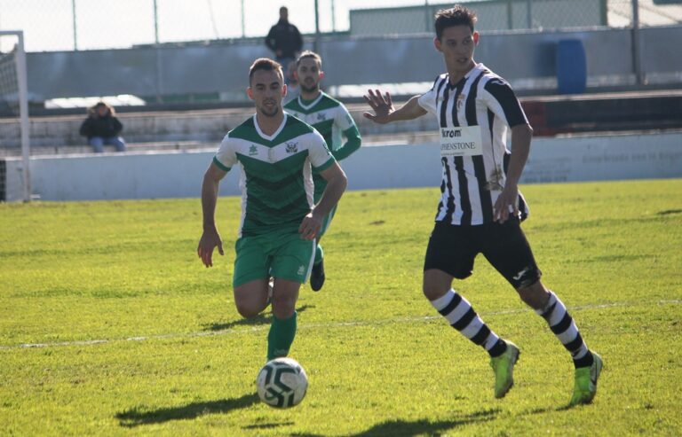 Mairena y La Barrera protagonizan el derbi de los extremos