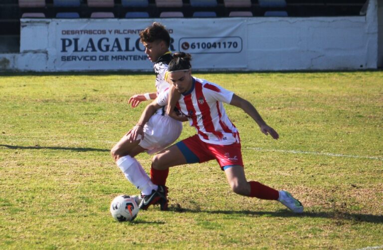Este Mairena sólo pierde con el Pedrera (2-1)