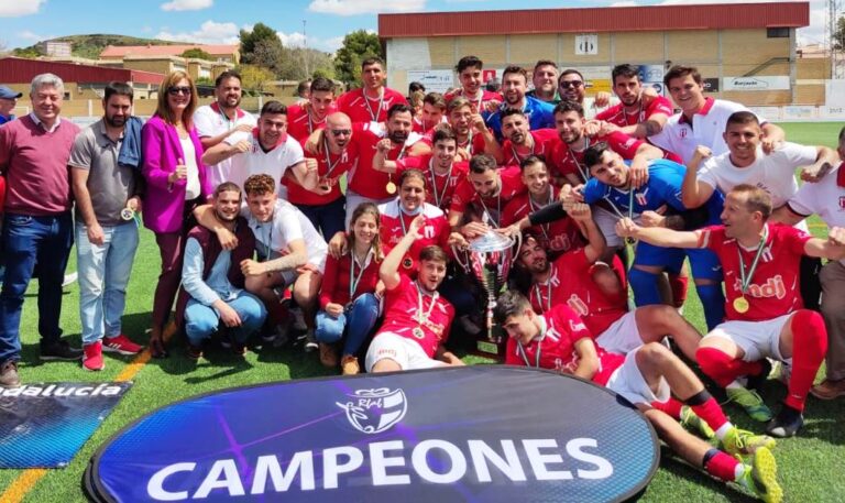 Un final cruel y una final polémica dejan al Mairena sin copa (2-0)