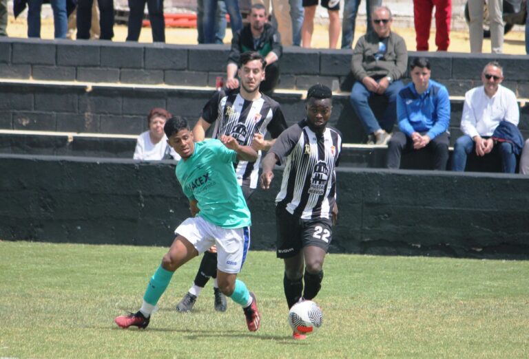 El Mairena lo tiene casi hecho y el Alcalá casi imposible (0-0)