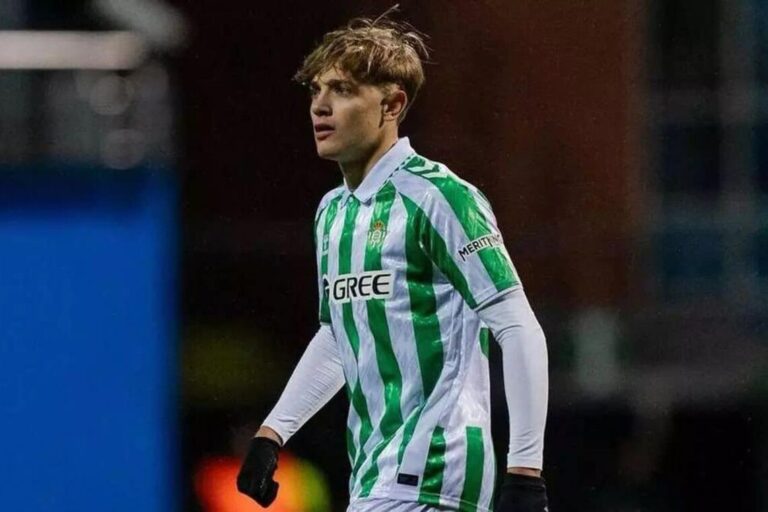 Jesús Rodríguez debuta en Primera con el Betis