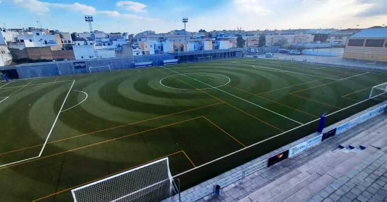 Así luce el nuevo césped artificial de Pablo VI