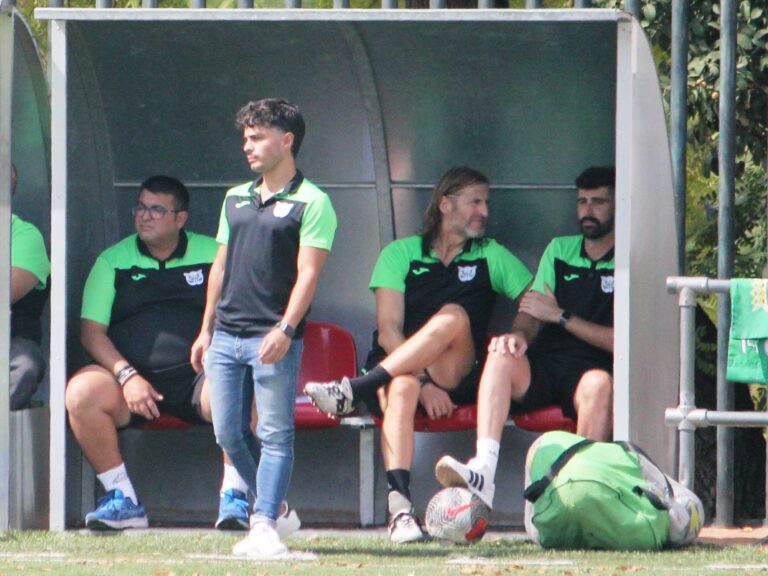 Álvaro Navarro seguirá entrenando a La Barrera